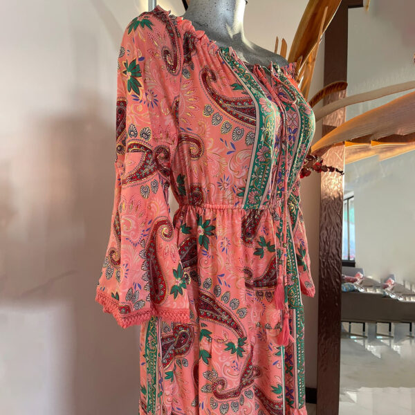 Vestido de Cuello Arresortado con Adornos - Imagen 6