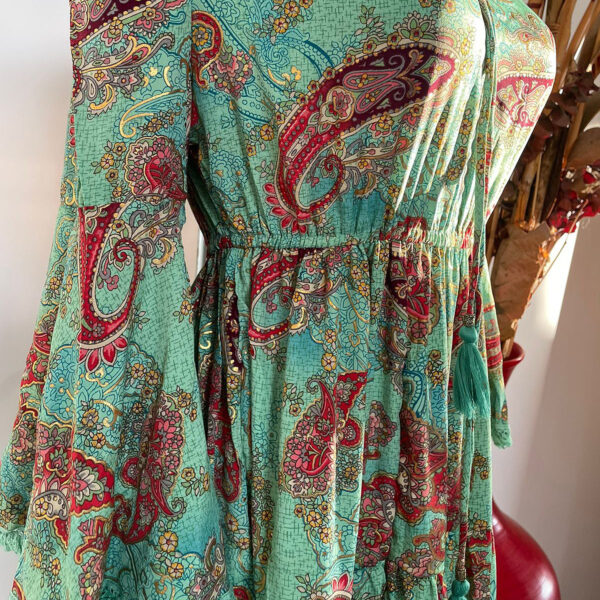 Vestido de Cuello Arresortado con Adornos - Imagen 10