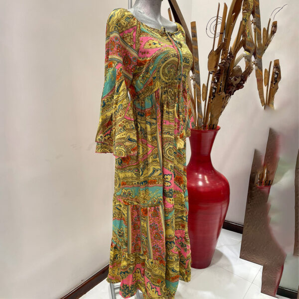 Vestido de Cuello Arresortado sin Adornos - Imagen 3