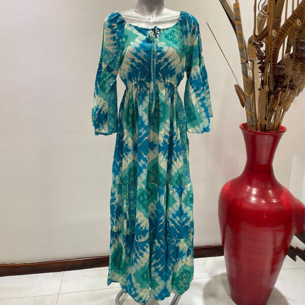 Vestido de Cuello Arresortado sin Adornos 04 01